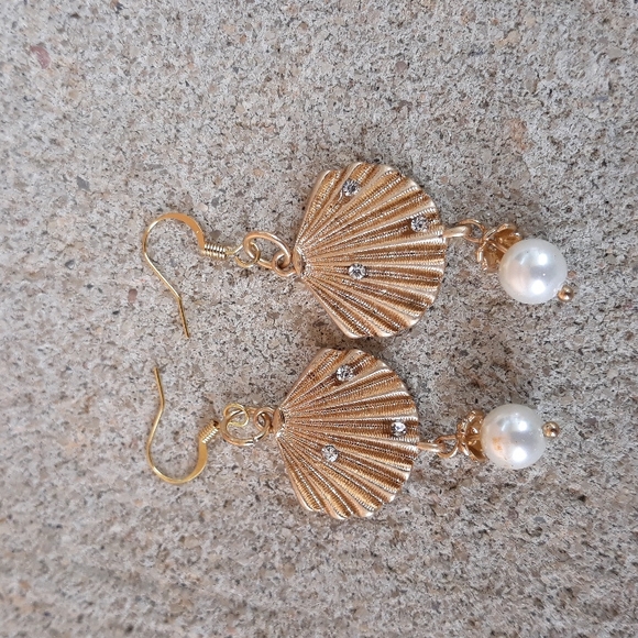 Sea Shell/ Drop Earrings/ Pear/ Rhinestone Detail/ Boho/ Bohemian - Picture 11 of 11